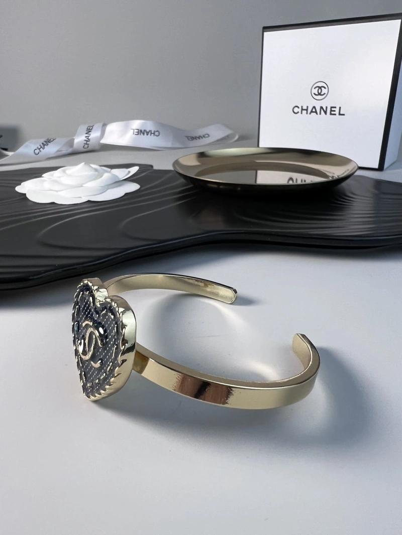 Soft Chxnxl Bracelets 290713