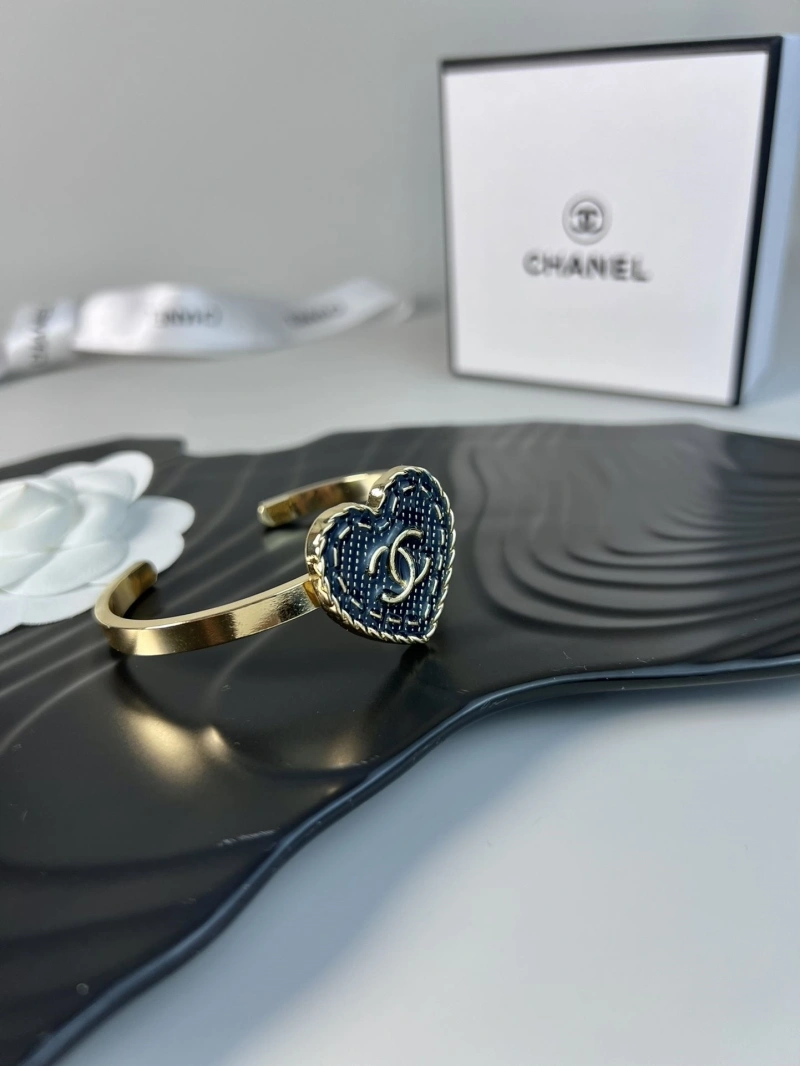 Soft Chxnxl Bracelets 290713