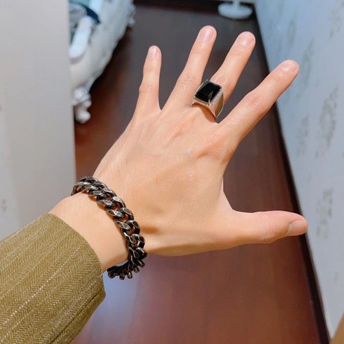 EyeCatching Gxccx Bracelets 304290
