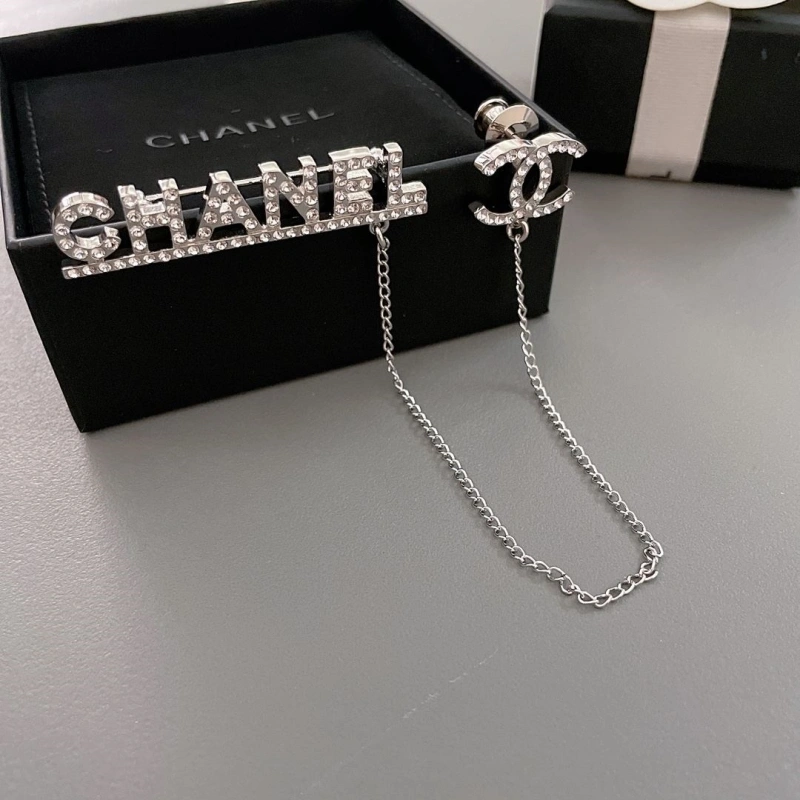 Affordable Chxnxl Brooches 290534