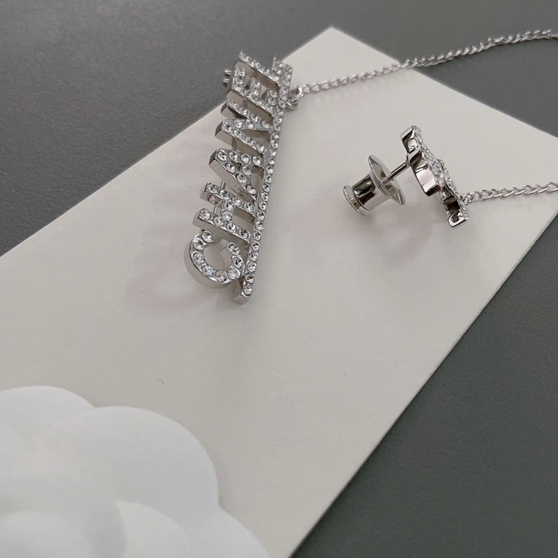 Affordable Chxnxl Brooches 290534