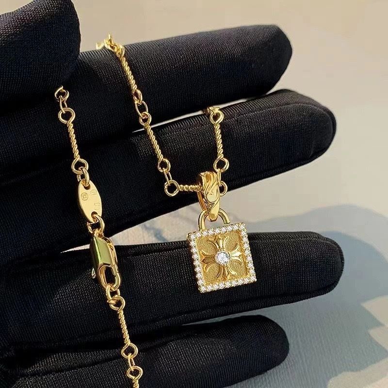 Chrxmx Hxxrts Necklaces Comfortable 298535