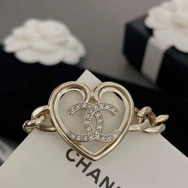 Versatile Chxnxl Necklaces 289578
