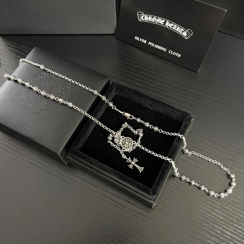 EyeCatching Chrxmx Hxxrts Necklaces 298534
