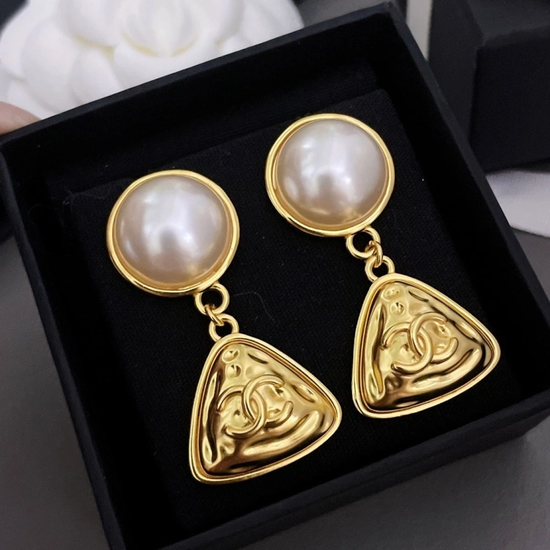 Stylish Chxnxl Earrings 289952
