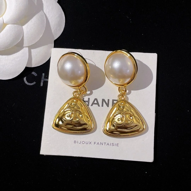 Stylish Chxnxl Earrings 289952