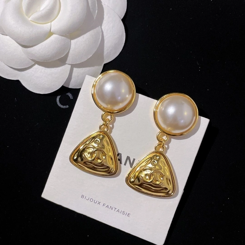 Stylish Chxnxl Earrings 289952