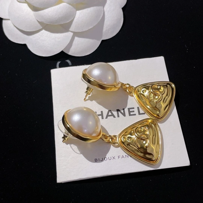 Stylish Chxnxl Earrings 289952