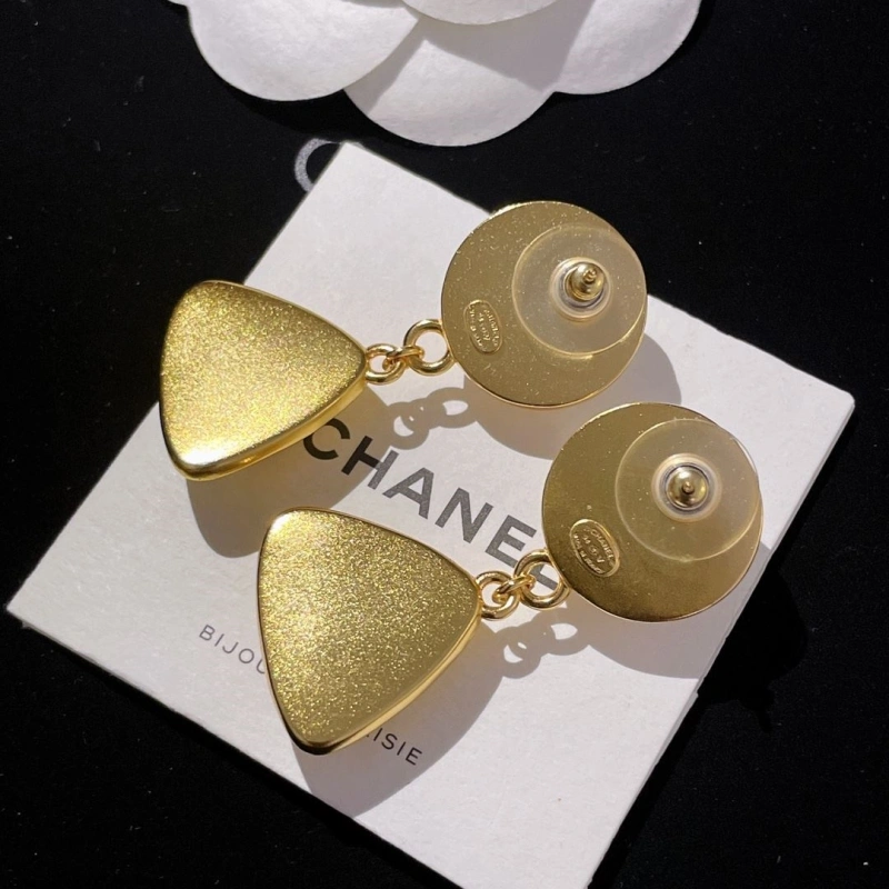 Stylish Chxnxl Earrings 289952