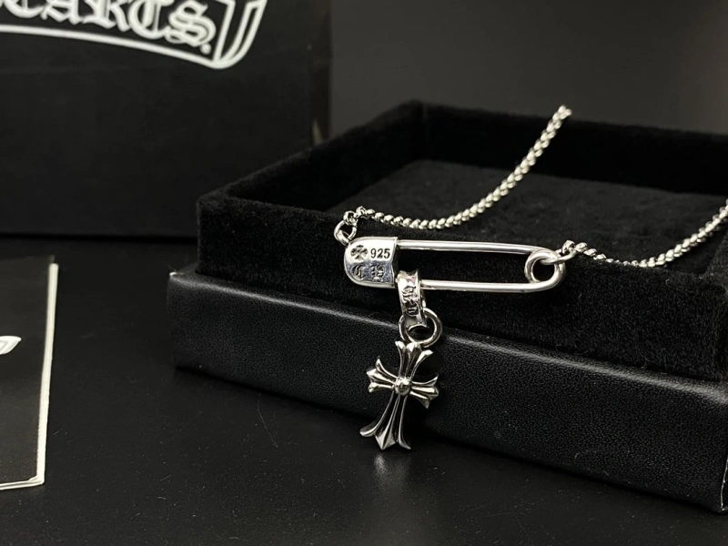 StreetReady Chrxmx Hxxrts Necklaces 298524