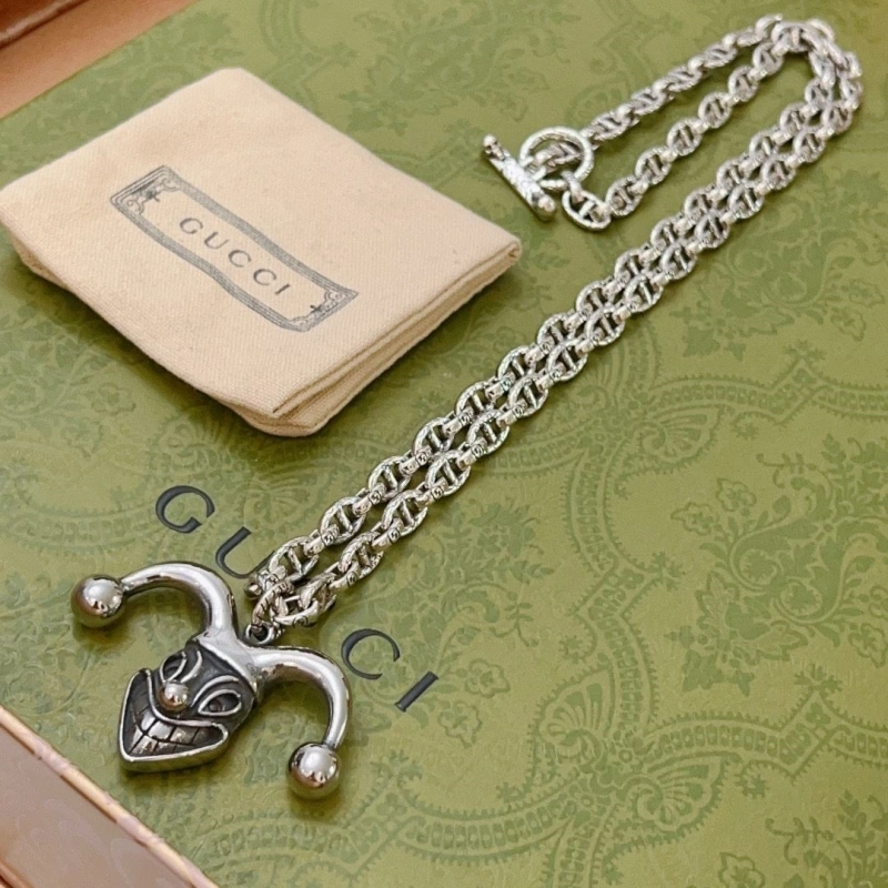 EyeCatching Gxccx Necklaces 303548
