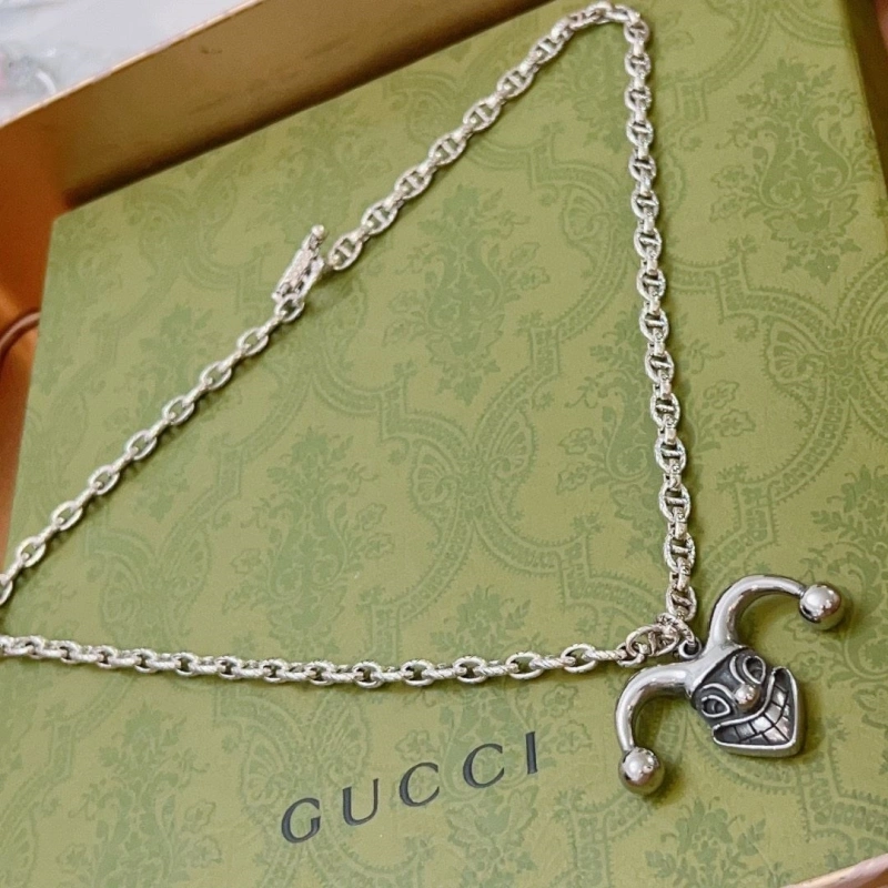 EyeCatching Gxccx Necklaces 303548