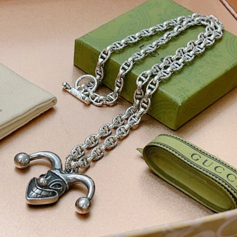 EyeCatching Gxccx Necklaces 303548