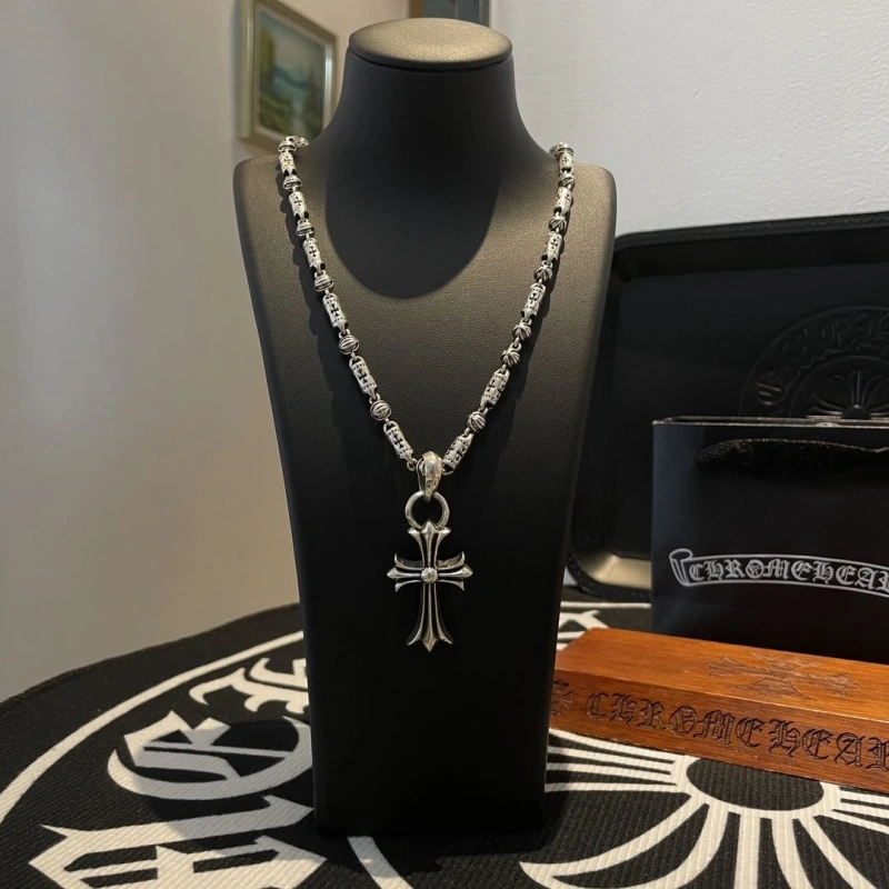 GoAnywhere Chrxmx Hxxrts Necklaces 298518
