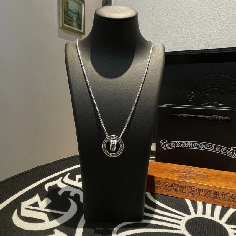 GoAnywhere Chrxmx Hxxrts Necklaces 298516