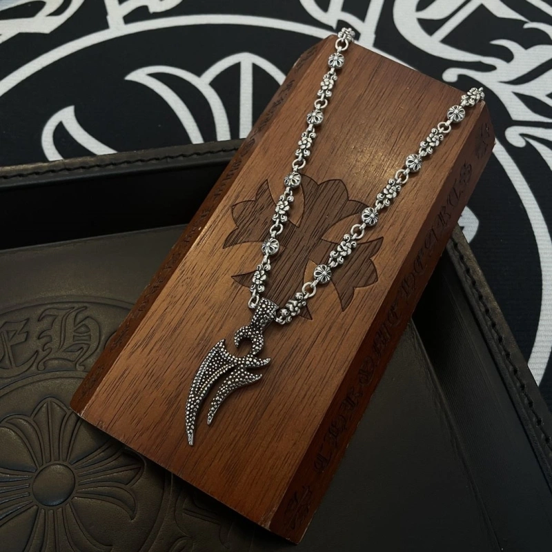 ModernLook Chrxmx Hxxrts Necklaces 298509