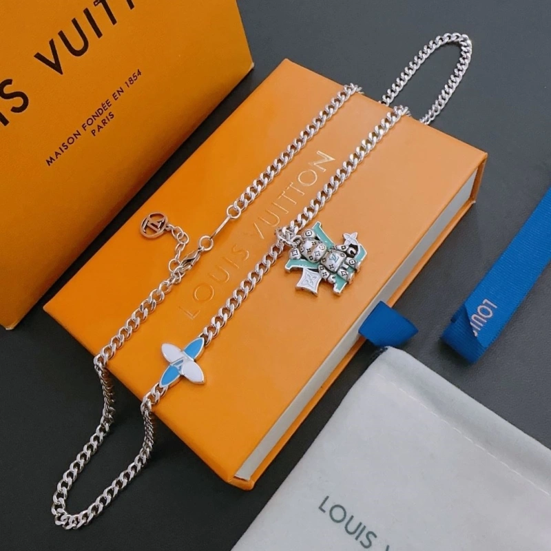 Sleek LX Necklaces 309770