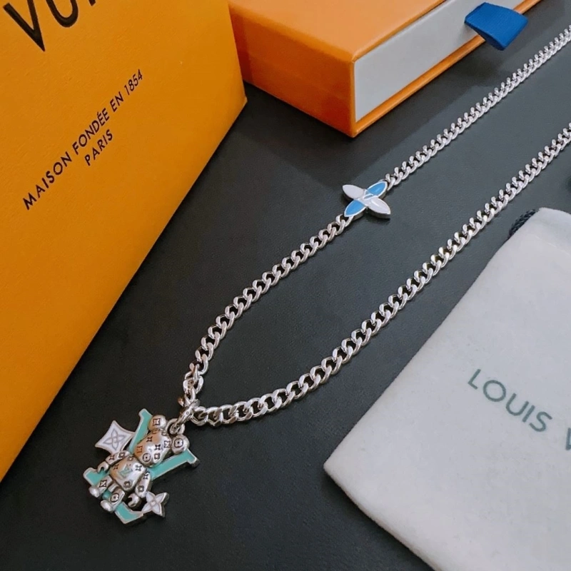 Sleek LX Necklaces 309770