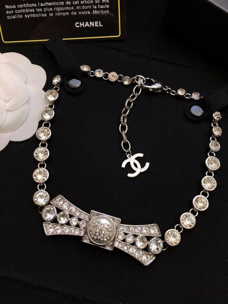 Stylish Chxnxl Necklaces 289566