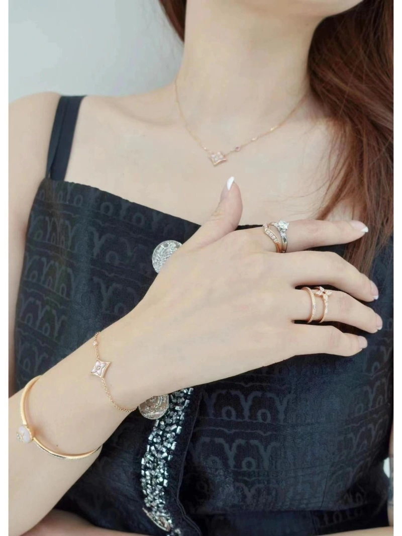 NewStyle Bxlxnciaga Necklaces 282437