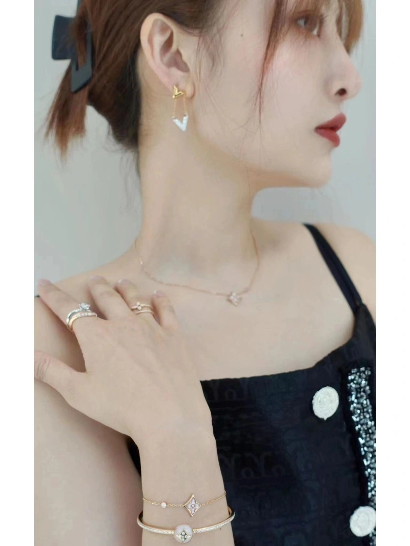 NewStyle Bxlxnciaga Necklaces 282437