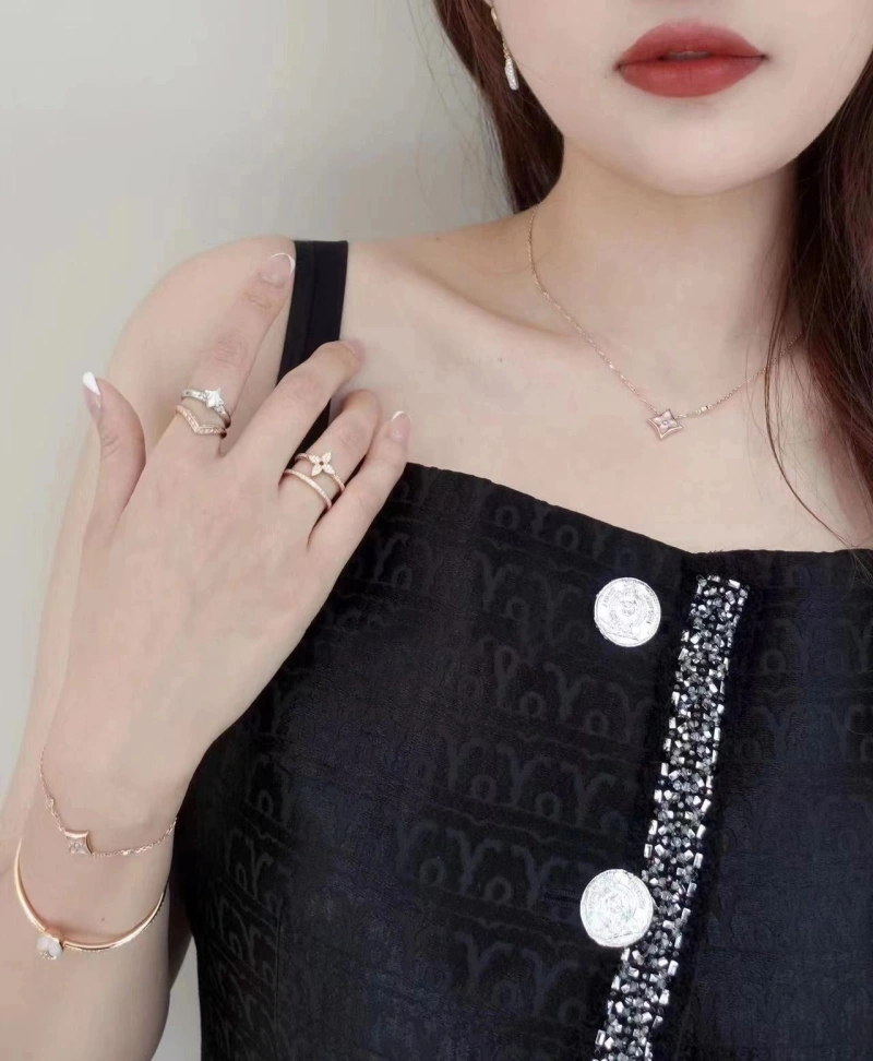 NewStyle Bxlxnciaga Necklaces 282437