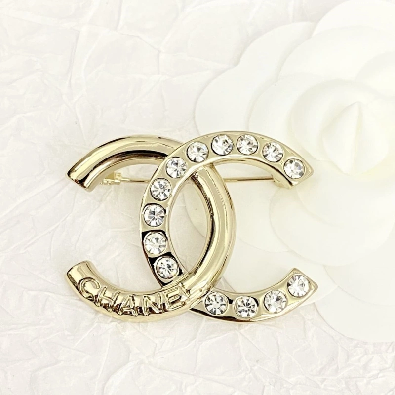 Compact Chxnxl Brooches 290519