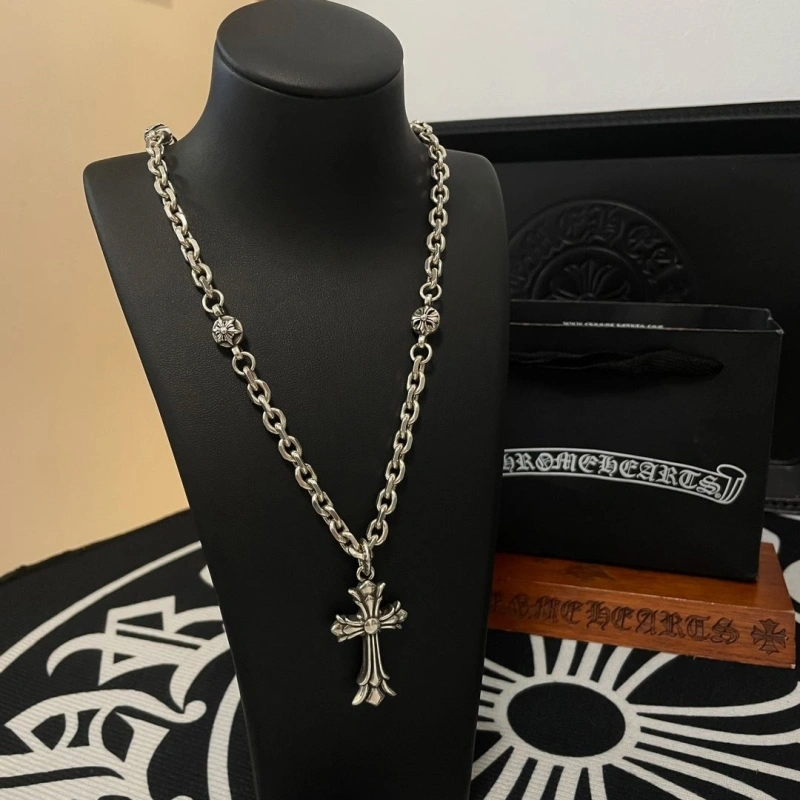 EyeCatching Chrxmx Hxxrts Necklaces 298472