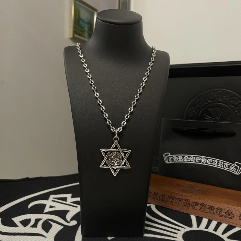 Stylish Chrxmx Hxxrts Necklaces 298480