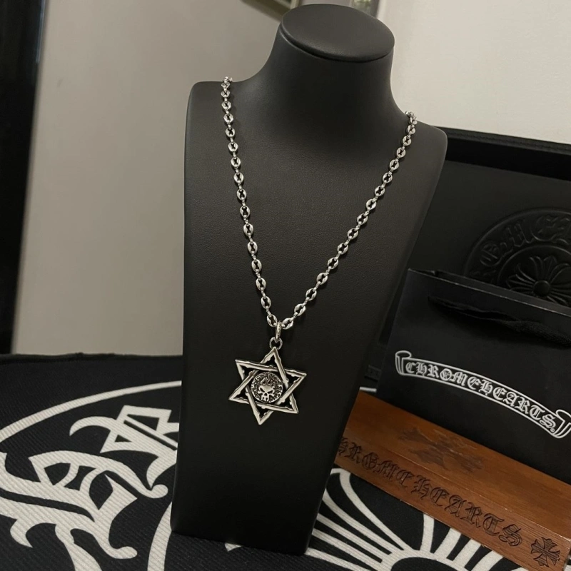 Stylish Chrxmx Hxxrts Necklaces 298480
