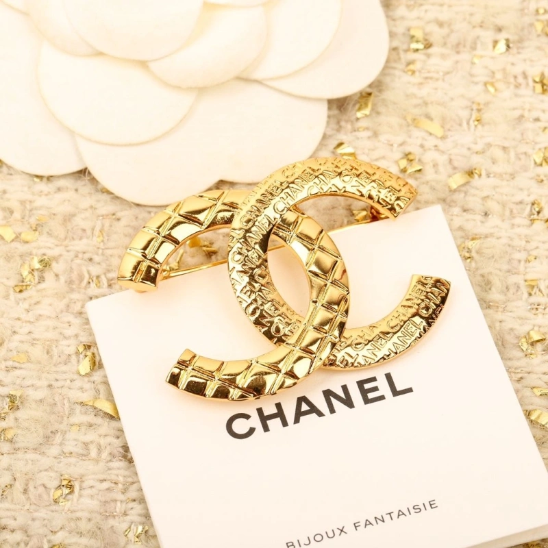EasyMatch Chxnxl Brooches 290517