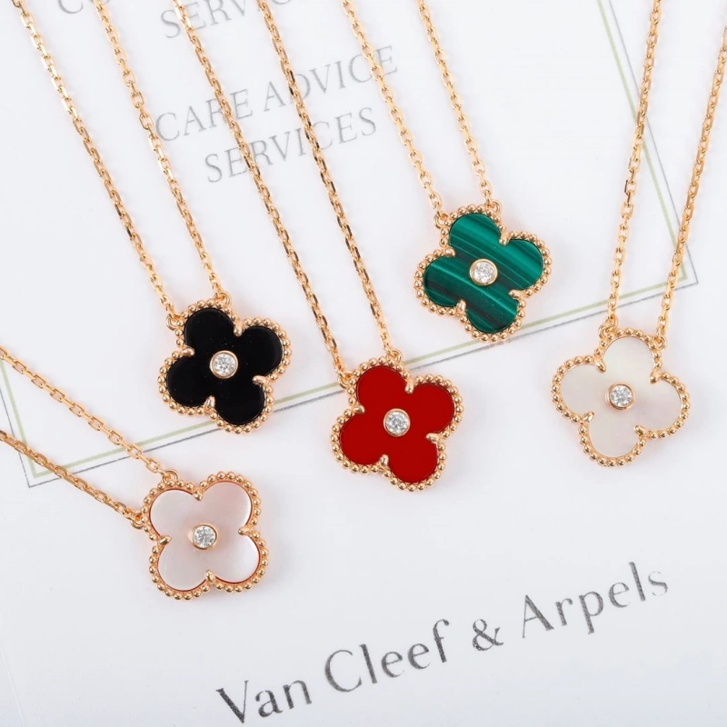 HighQuality Chxnxl Necklaces 289568