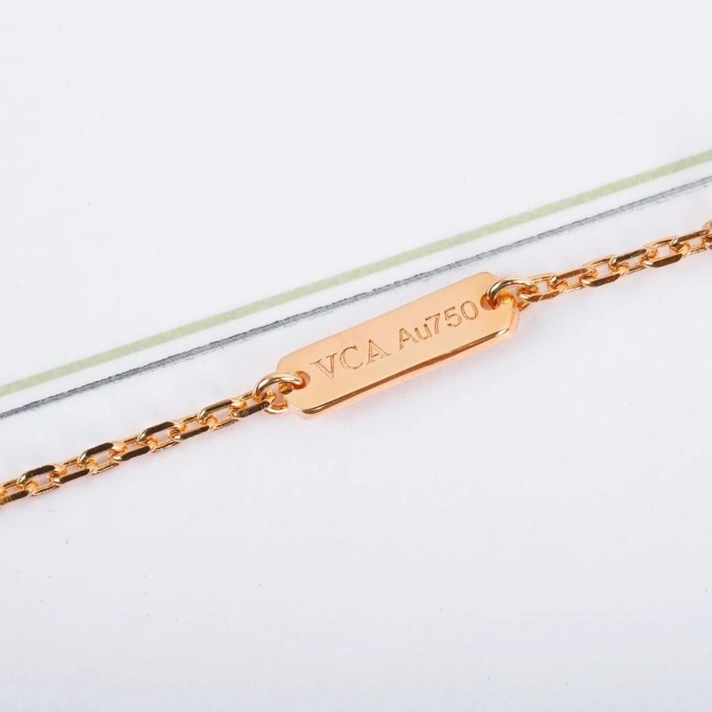 HighQuality Chxnxl Necklaces 289568