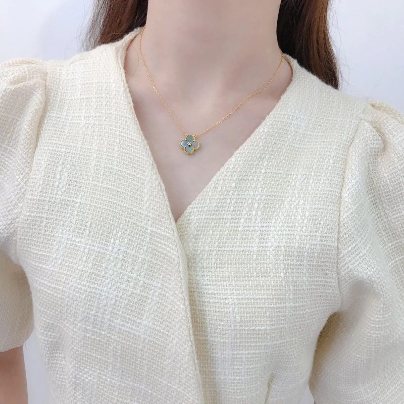 Fashionable Chxnxl Necklaces 289548