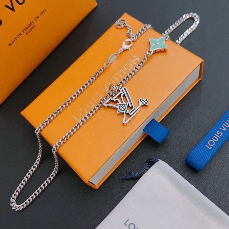 Sleek LX Necklaces 309740