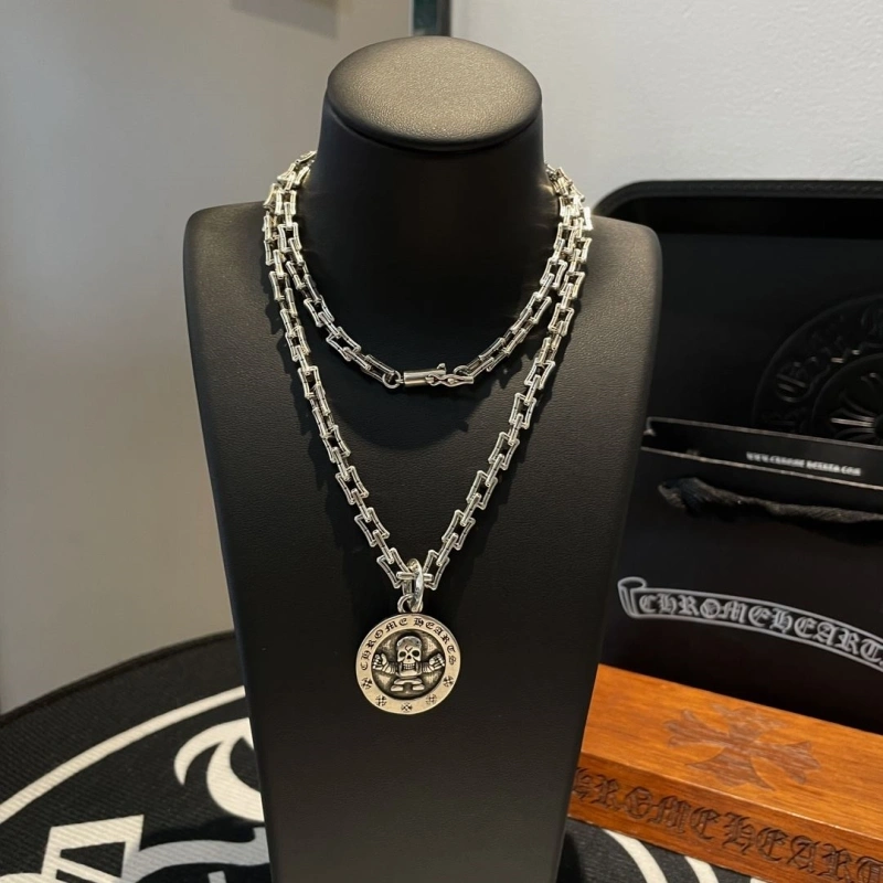 Resilient Chrxmx Hxxrts Necklaces 298464