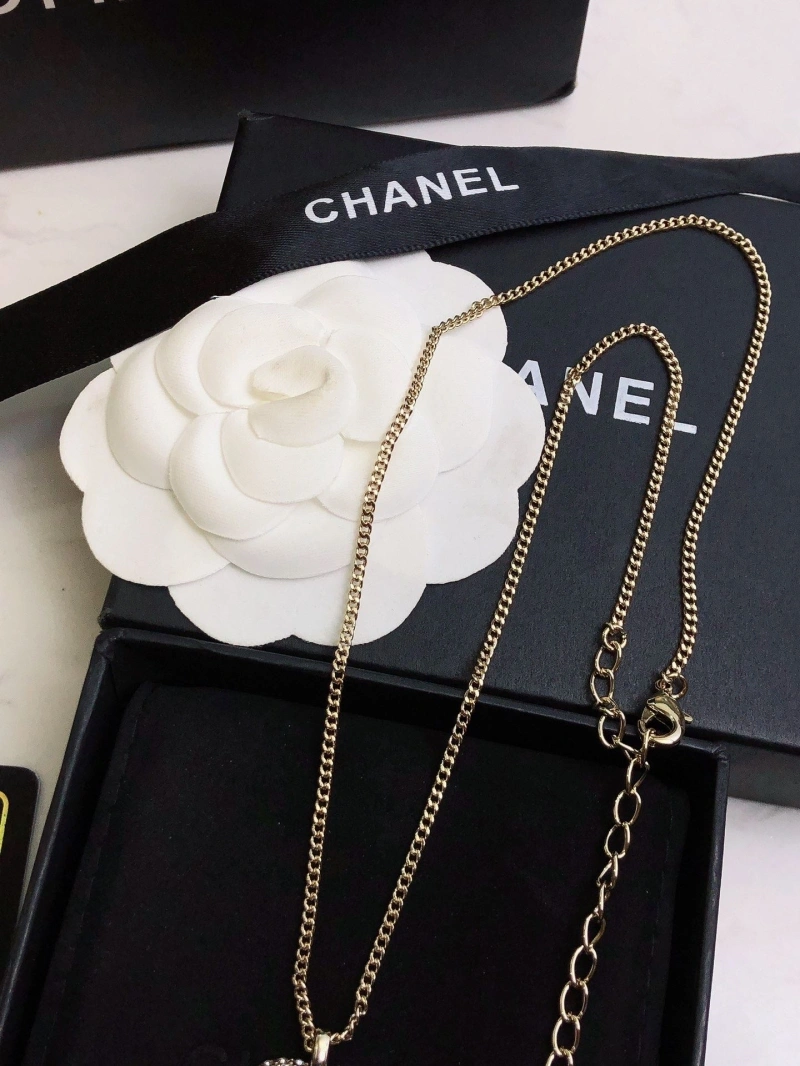 Lightweight Chxnxl Necklaces 289533