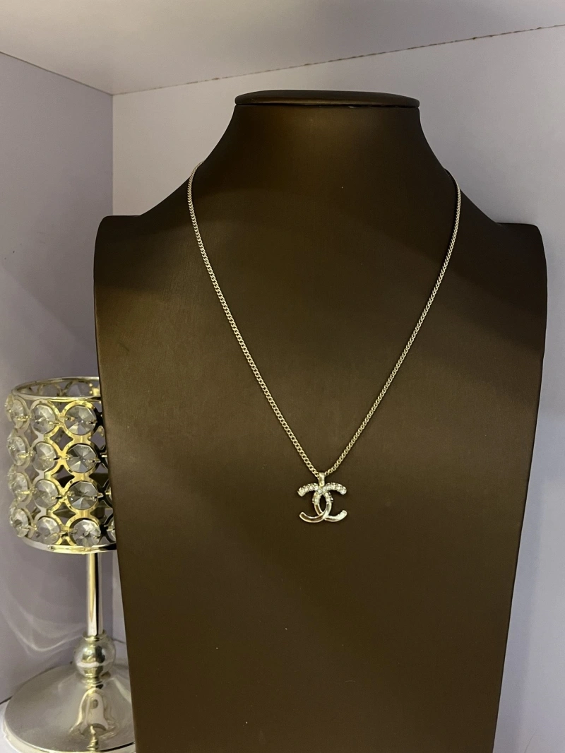 Lightweight Chxnxl Necklaces 289533
