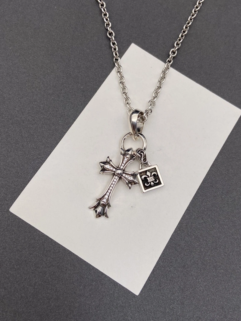 WellDesigned Chrxmx Hxxrts Necklaces 298448