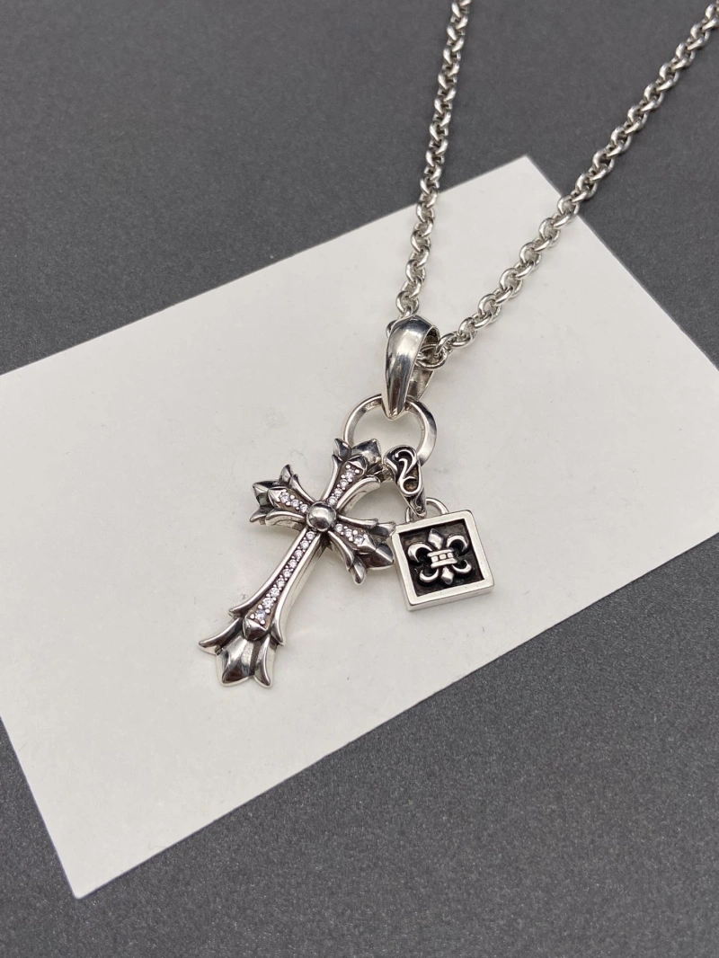 WellDesigned Chrxmx Hxxrts Necklaces 298448