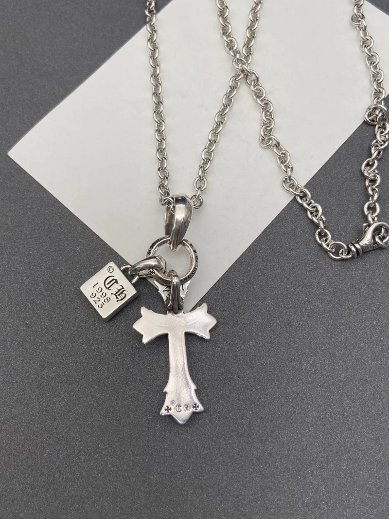 WellDesigned Chrxmx Hxxrts Necklaces 298448