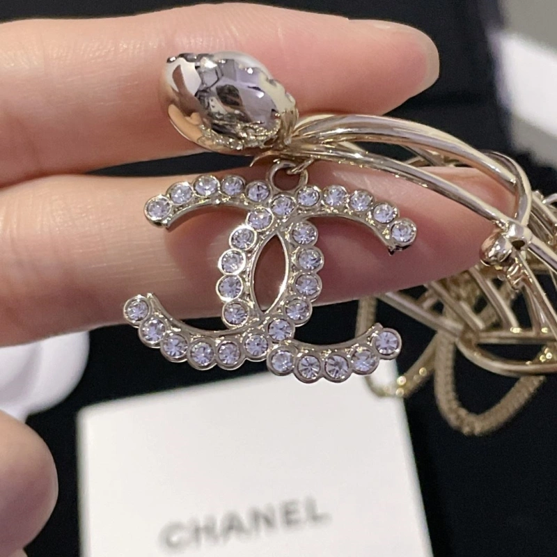 Classic Chxnxl Brooches 290514