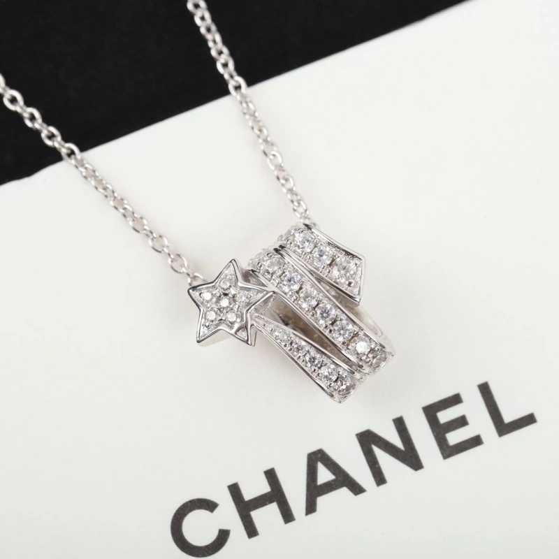 Fashionable Chxnxl Necklaces 289527