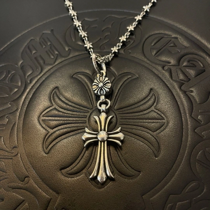 Lightweight Chrxmx Hxxrts Necklaces 298441