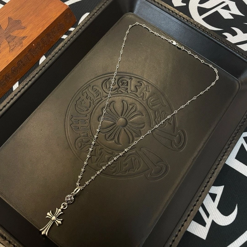 Lightweight Chrxmx Hxxrts Necklaces 298441
