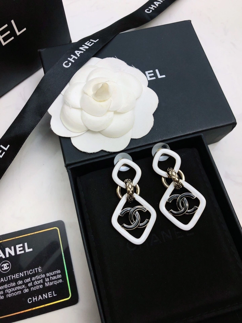 Resilient Chxnxl Earrings 289888