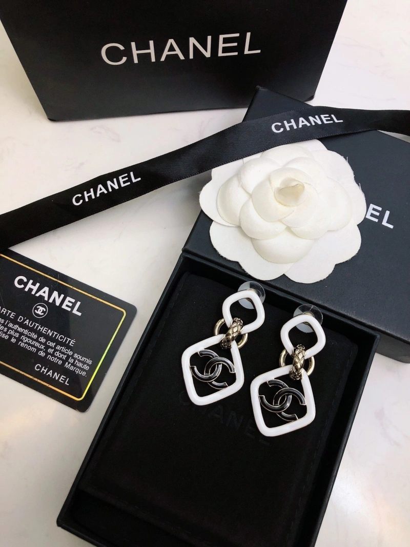 Resilient Chxnxl Earrings 289888