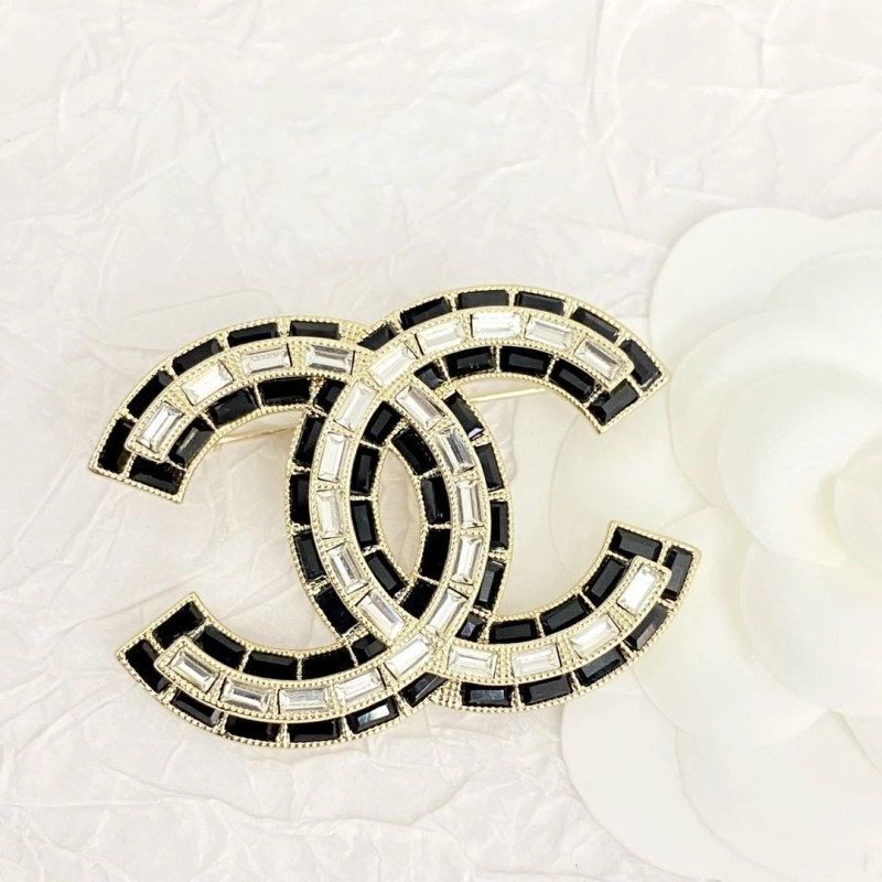 Stylish Chxnxl Brooches 284051
