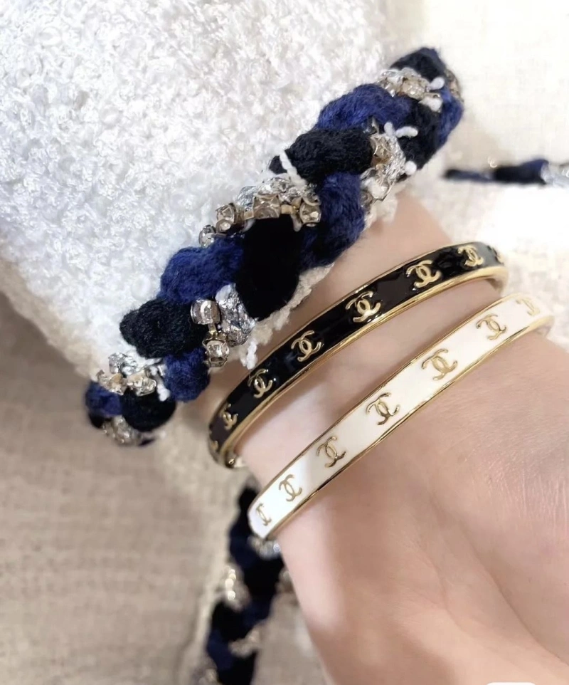 Breathable Chxnxl Bracelets 290702