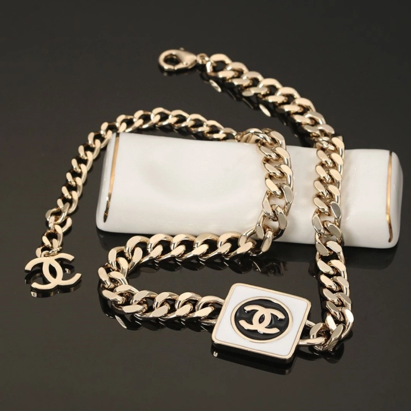 Elegant Chxnxl Necklaces 289515